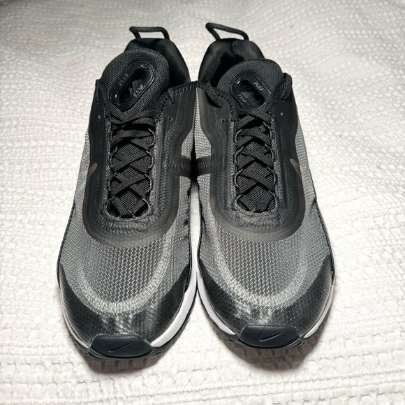 NWOB‼️- NIKE AIR MAX 2090 Running Sneakers (Black/Grey/White) -M 8.5 / W 9.5 - Picture 6 of 15